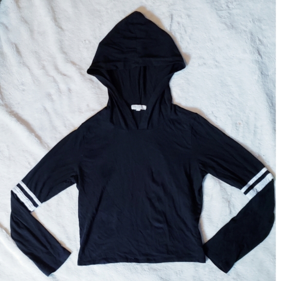 Heart & Hips Tops - Crop top hoodie size medium